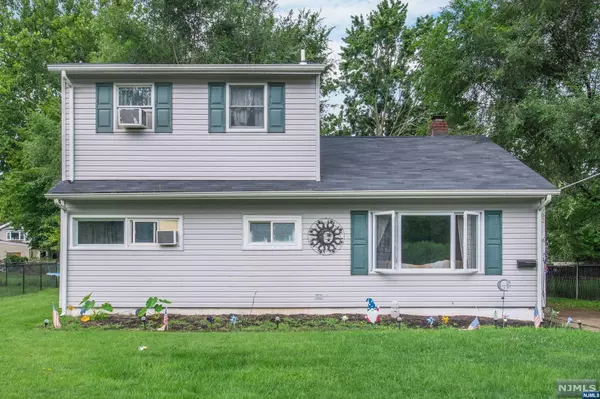 1462 Riveredge DR, Pompton Lakes, NJ 07442