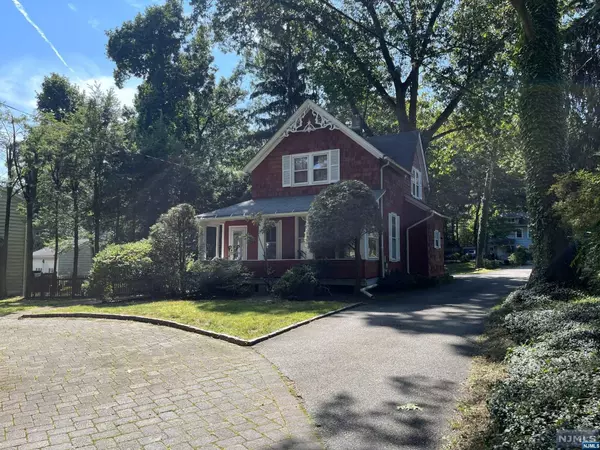 374 N Monroe ST, Ridgewood, NJ 07450