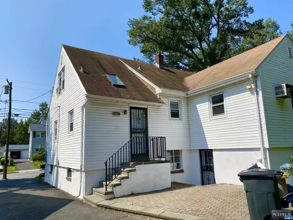 Teaneck, NJ 07666,93 W Forest AVE