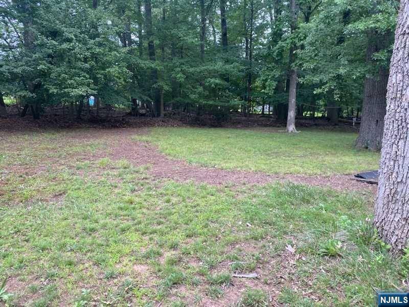 Livingston, NJ 07039,39 Manor RD
