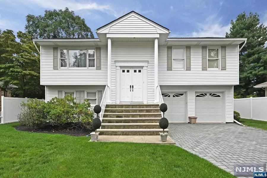 547 Cleveland AVE, River Vale, NJ 07675