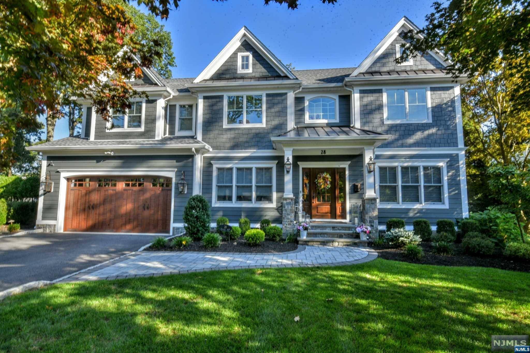 Wyckoff, NJ 07481,28 Shadyside DR
