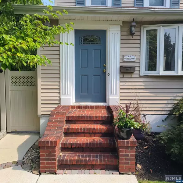 Teaneck, NJ 07666,17 Oakdene AVE