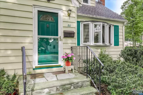 Waldwick, NJ 07463,80 Centre ST