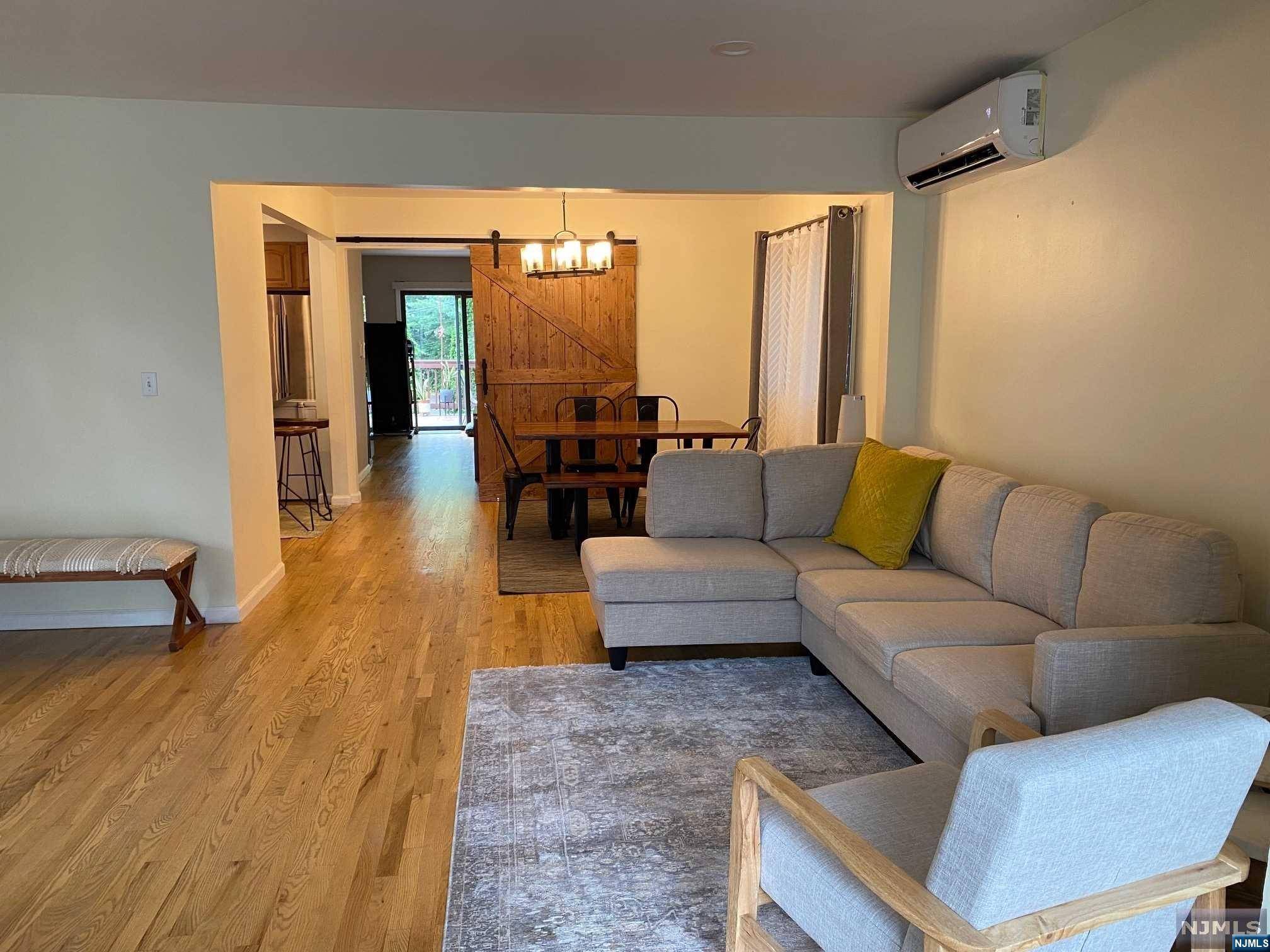 Oradell, NJ 07649,442 Argyle ST