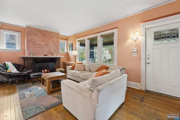 Teaneck, NJ 07666,271 Ogden AVE
