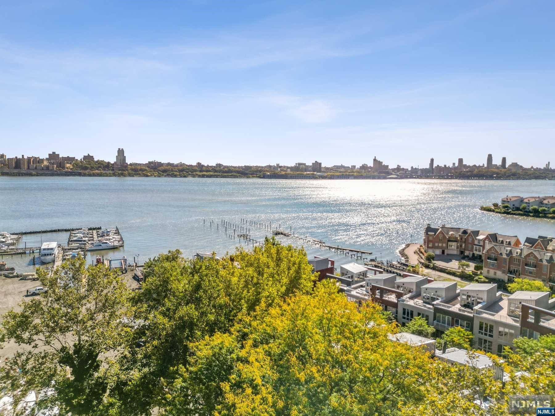 1375 River RD #5M, Edgewater, NJ 07020