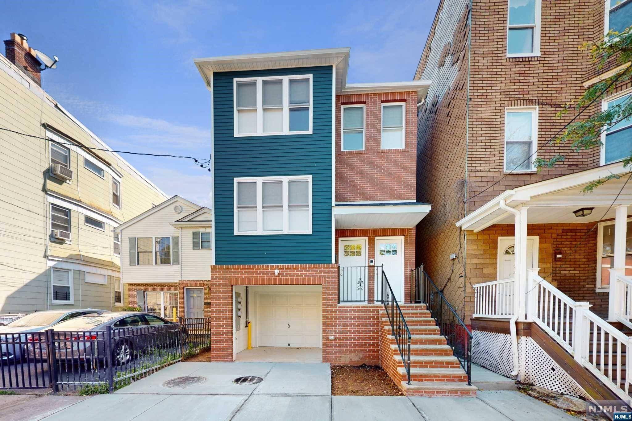 192 S 10th ST, Newark, NJ 07107