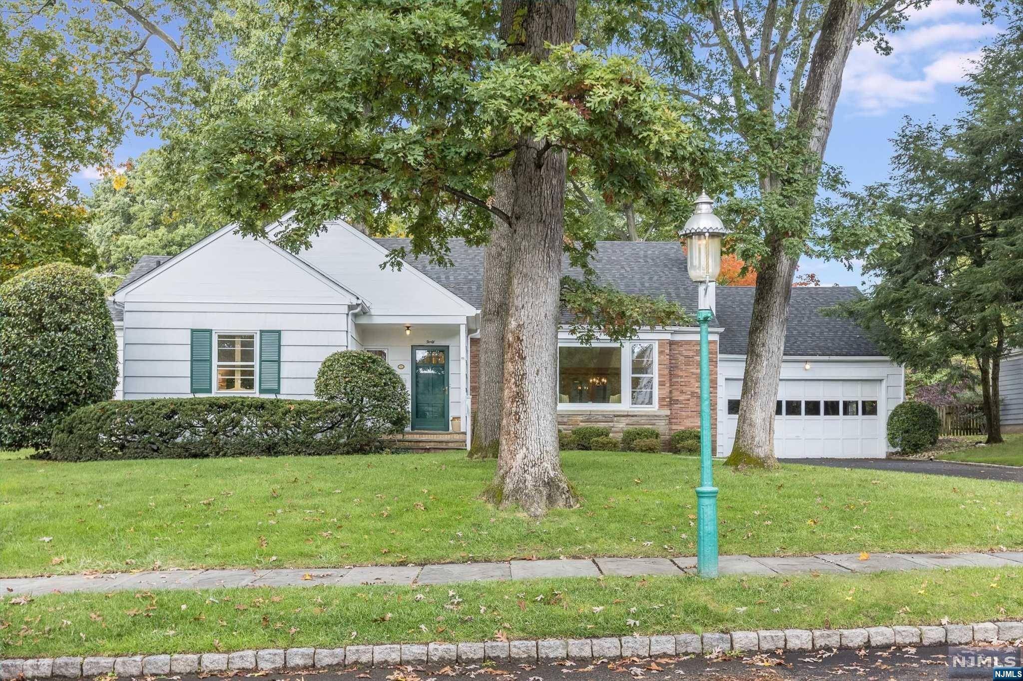 Glen Ridge, NJ 07028,40 Forest AVE