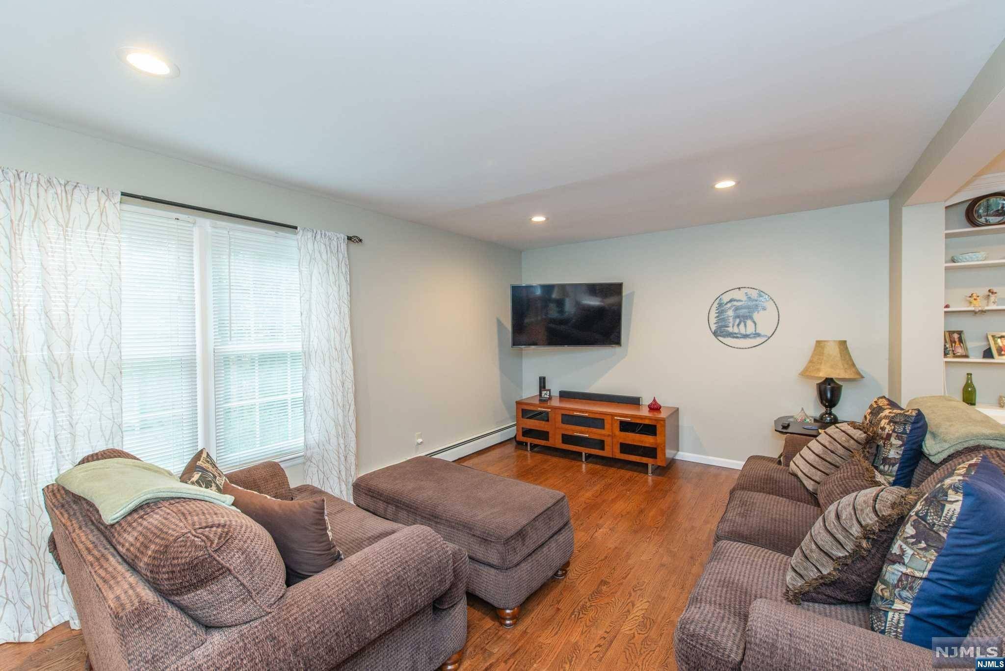 West Milford, NJ 07480,142 Rolling Ridge RD