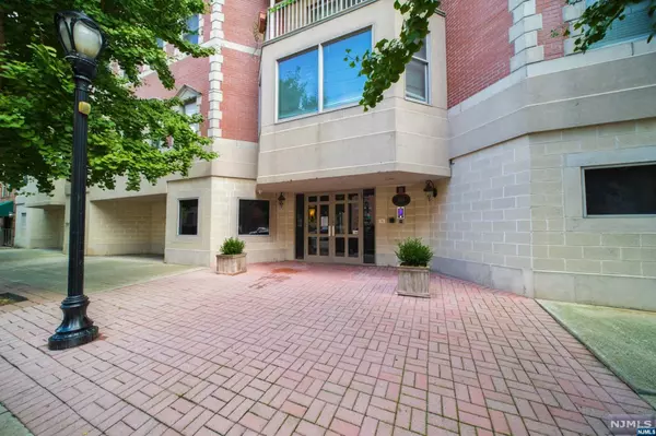 109 Jackson ST #5D, Hoboken, NJ 07030