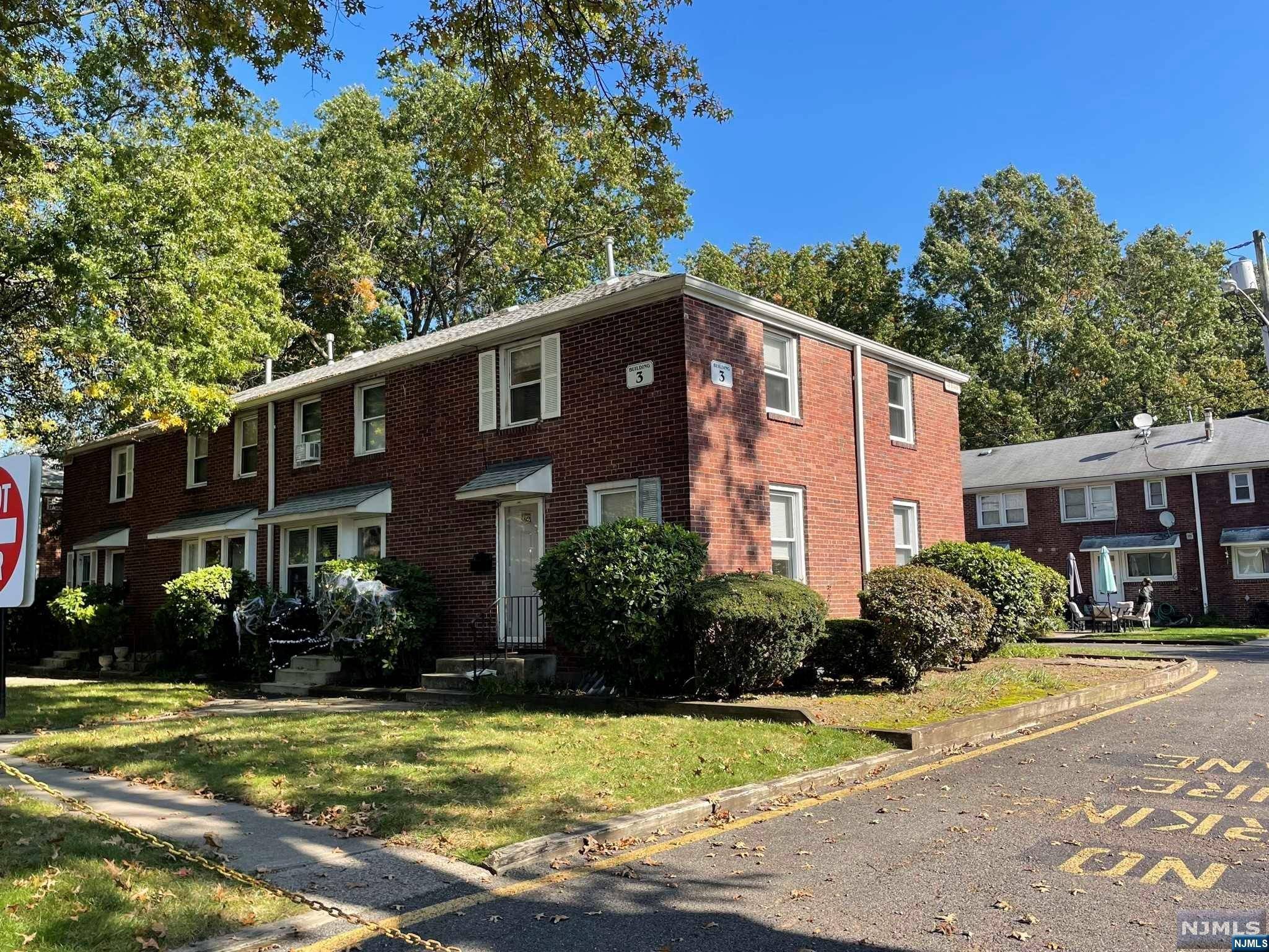 130 Glenbrook Pkwy #3D, Englewood, NJ 07631