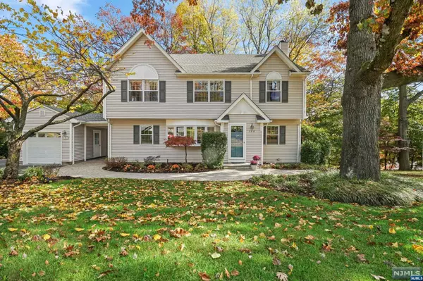 160 Spruce ST, Midland Park, NJ 07432