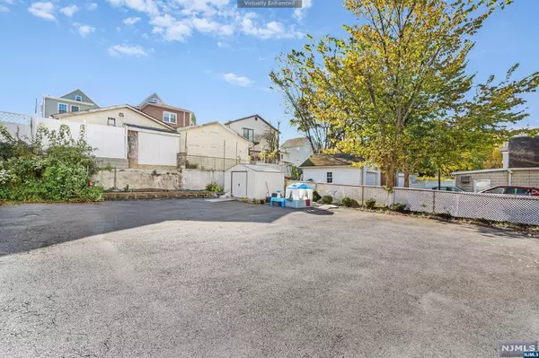 Nutley, NJ 07110,44 Ernest ST