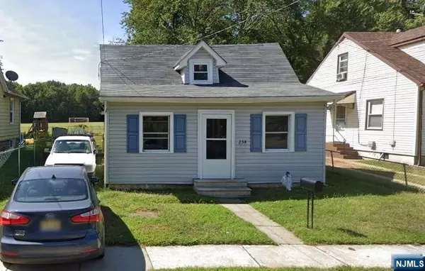 238 Chestnut ST, Westville, NJ 08093