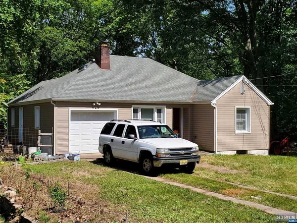 6 Fairview AVE, Hillsdale, NJ 07642
