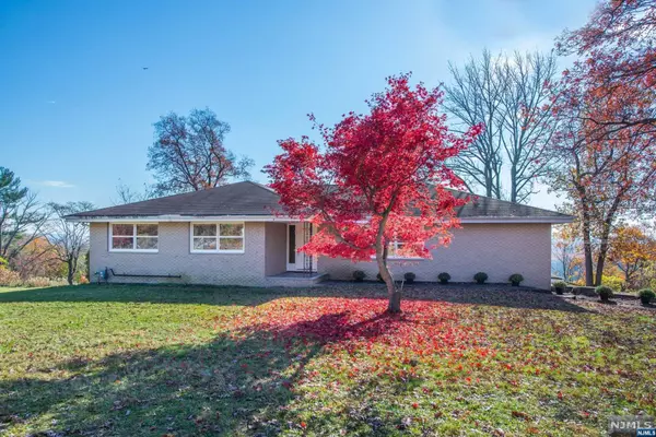 Montville Township, NJ 07082,18 Roome RD