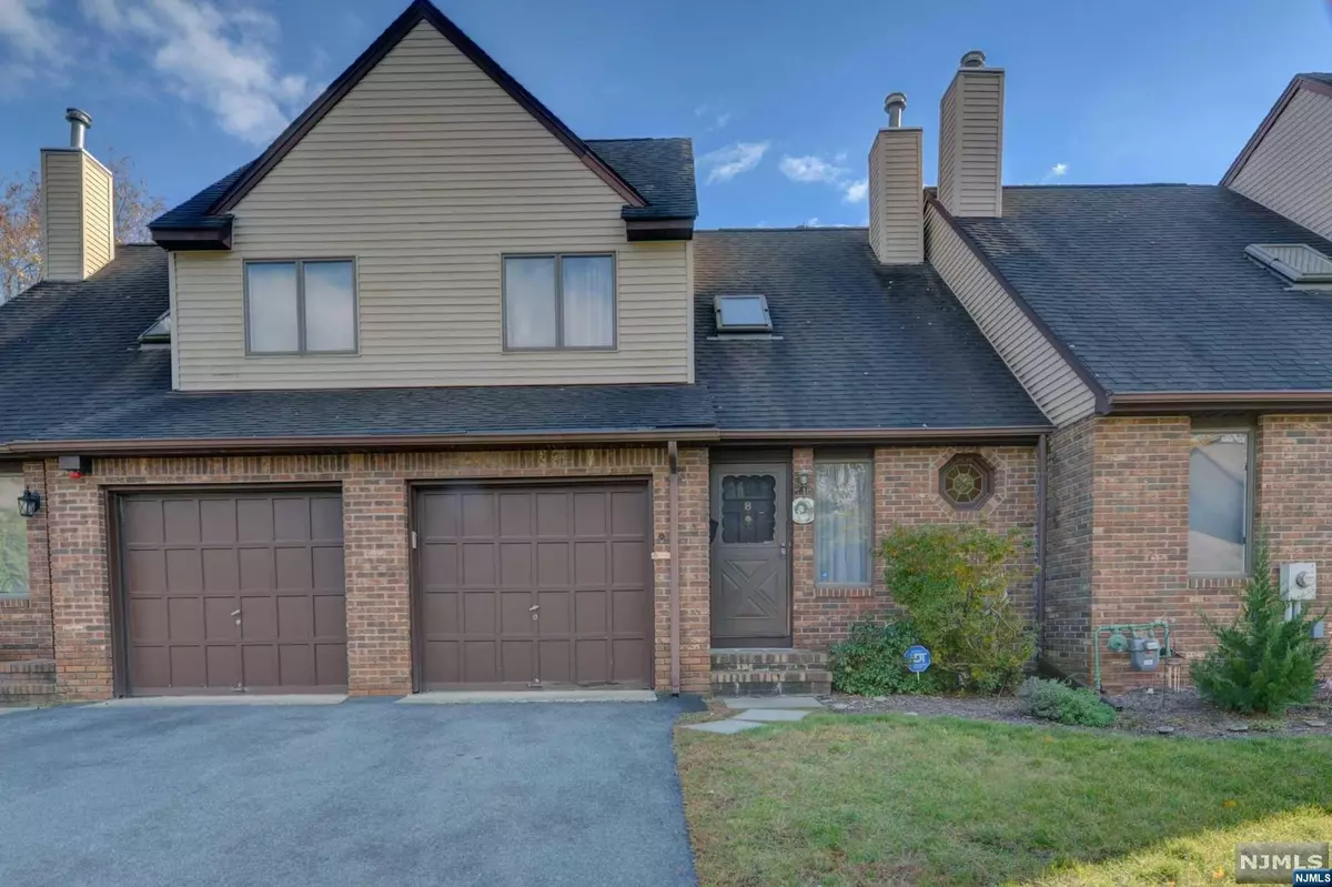 Pompton Lakes, NJ 07442,8 Tudor DR