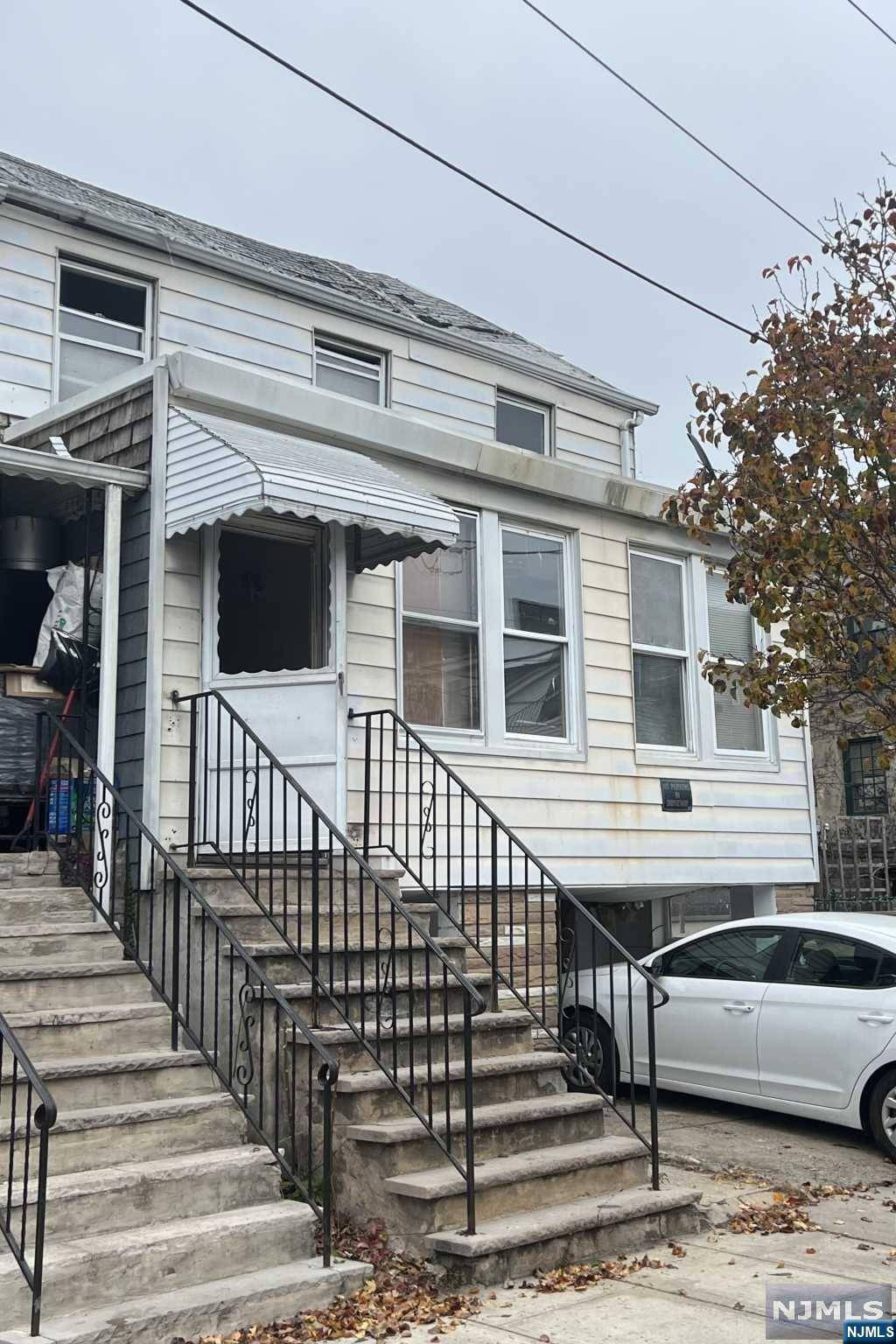 308 12th ST, Union City, NJ 07087