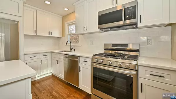 Bloomingdale, NJ 07403,18 Sally ST