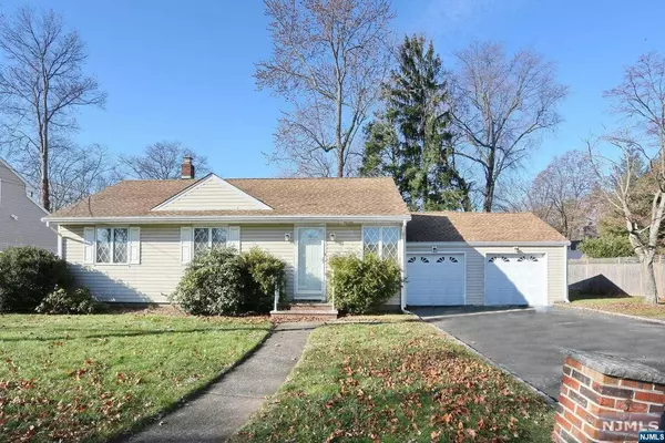 120 Roxbury RD, Dumont, NJ 07628
