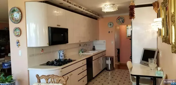 Fort Lee, NJ 07024,6 Horizon RD #2102