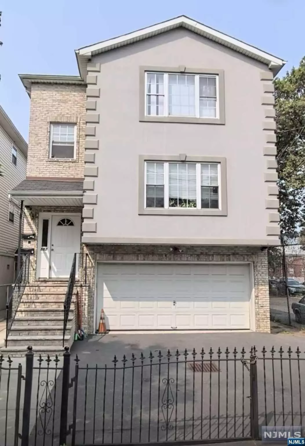 Newark, NJ 07107,582-584 3rd ST