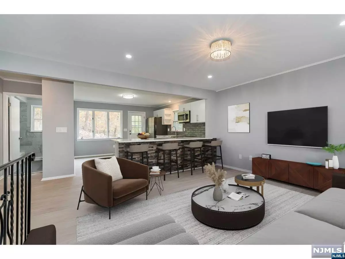 West Milford, NJ 07480,414 Macopin RD