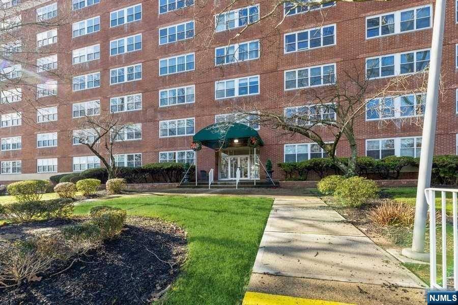 926 Bloomfield AVE #5A, Glen Ridge, NJ 07028