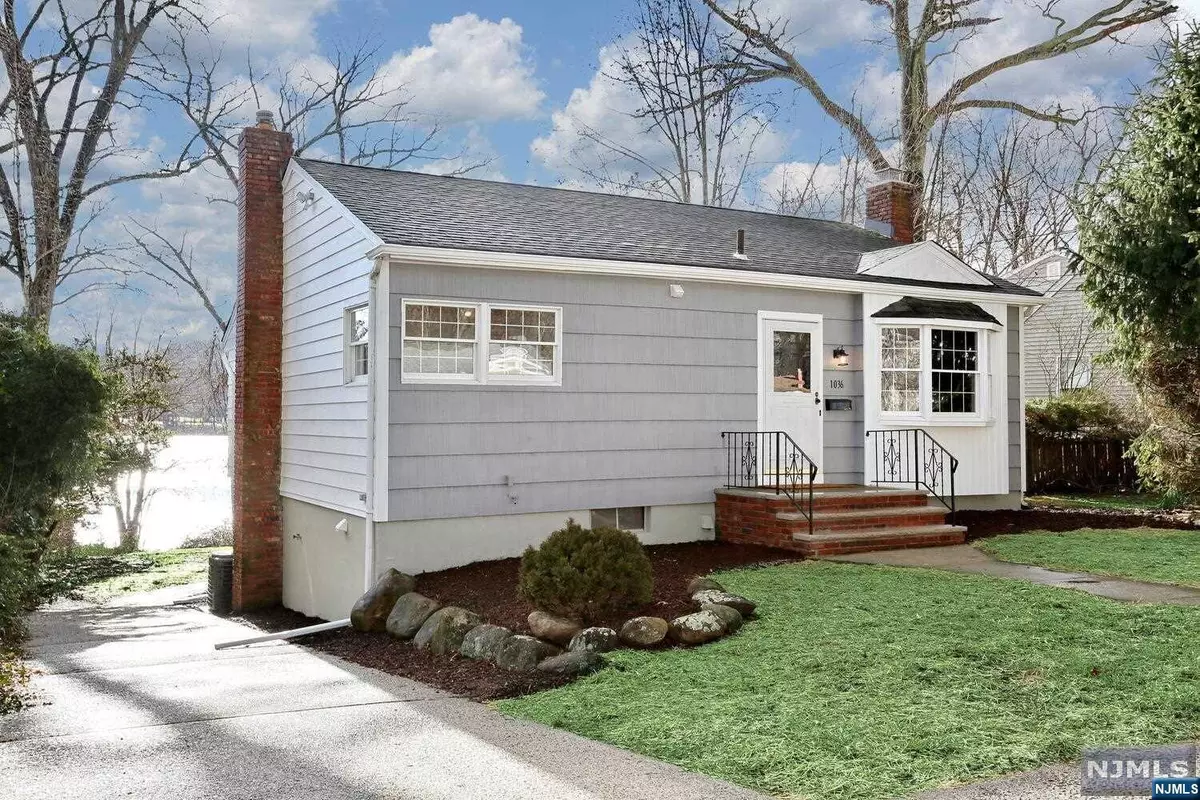 Pompton Lakes, NJ 07442,1036 Colfax AVE