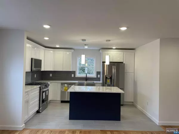 Wallington, NJ 07057,13 Fradkin ST