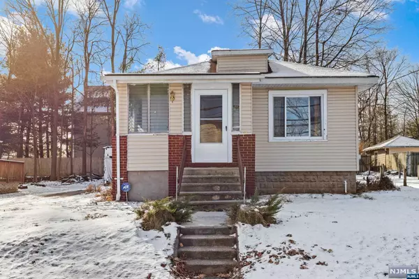 68 Robinson ST, Teaneck, NJ 07666