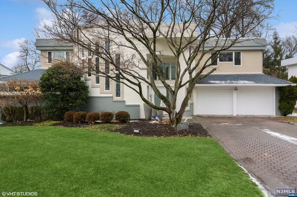 Teaneck, NJ 07666,1624 Dover CT