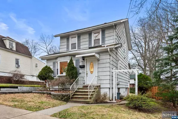 Teaneck, NJ 07666,522 Kenwood PL