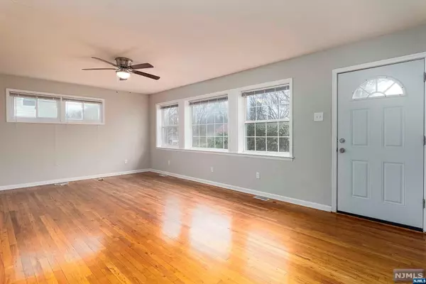 Evesham, NJ 08053,7 King AVE