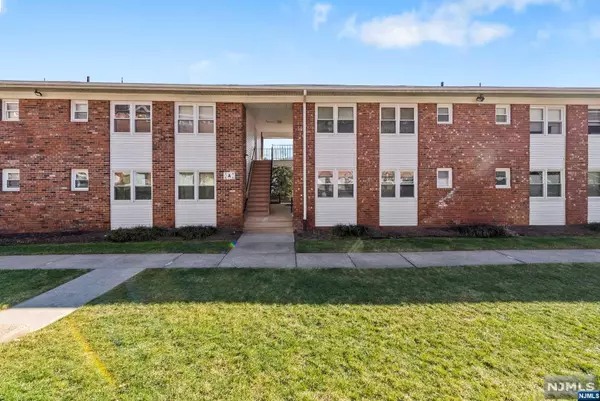 100 Pierson Miller DR #A6, Pompton Lakes, NJ 07442