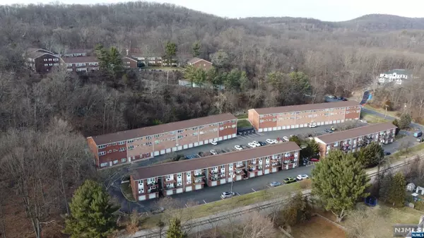 100 Pierson Miller DR #D51, Pompton Lakes, NJ 07442