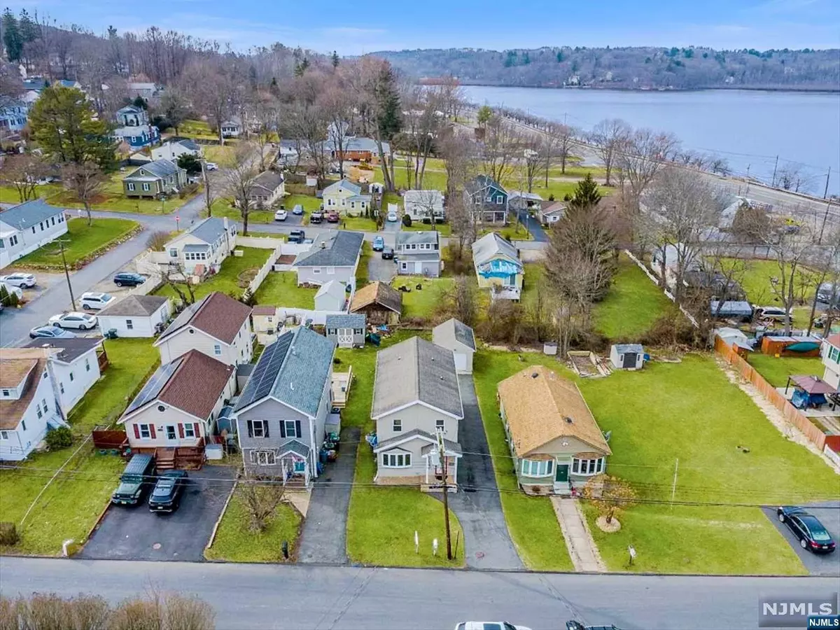 Mount Olive Township, NJ 07828,14 Woodsedge AVE