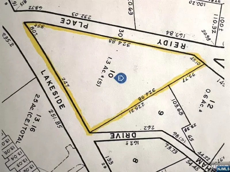 13-19 Lakeside RD, West Milford, NJ 07421
