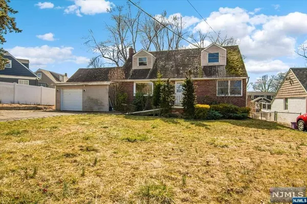 238 Westville AVE, West Caldwell, NJ 07006