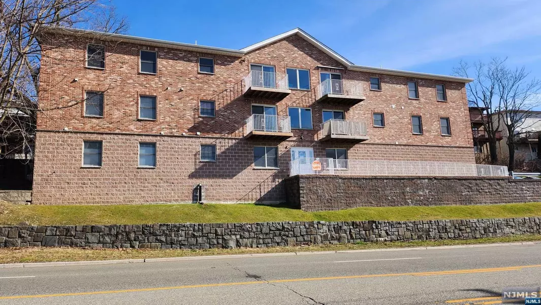 118 Bergen BLVD #3D, Palisades Park, NJ 07650