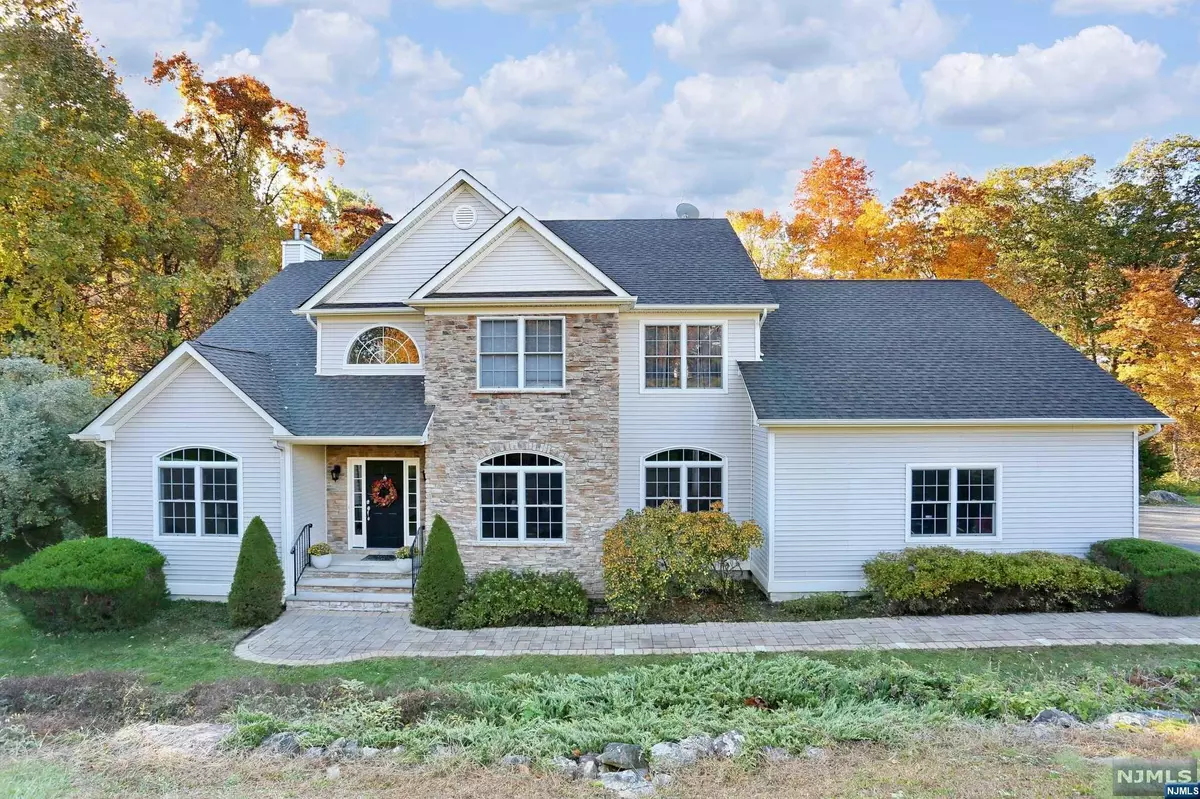 Ringwood, NJ 07456,8 Maria CT