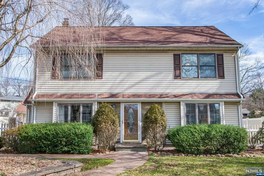 110 Wood ST, Wyckoff, NJ 07481