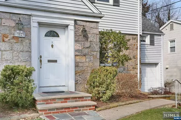 Leonia, NJ 07605,562 Broad AVE