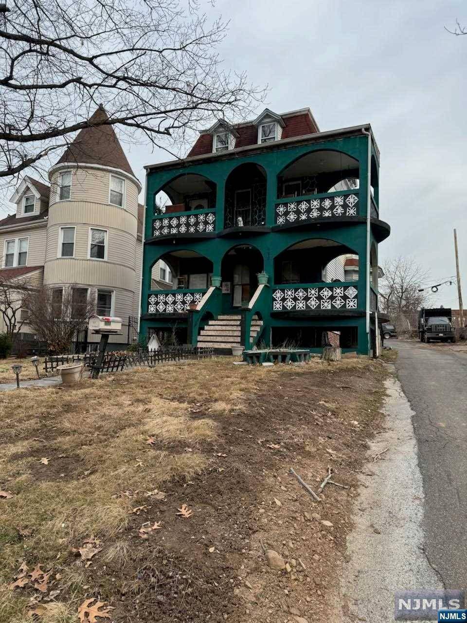 162 N Walnut ST, East Orange, NJ 07017
