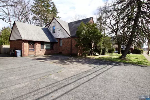 Fair Lawn, NJ 07410,4-21 Saddle River RD