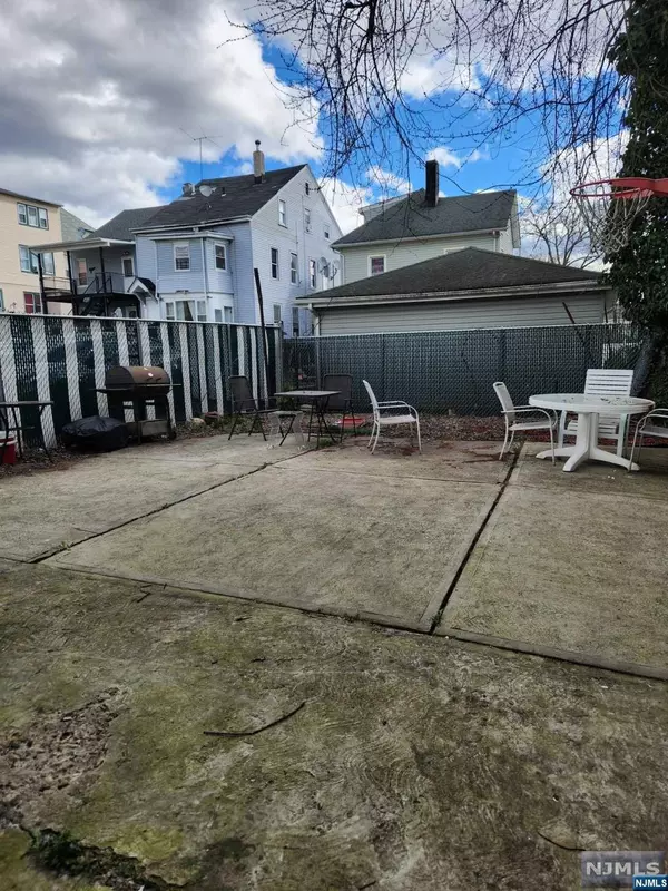 Paterson, NJ 07514,519 E 24th ST