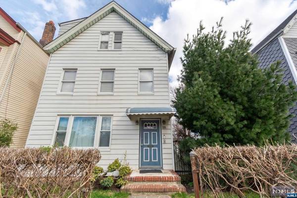 86 Steuben ST, East Orange, NJ 07018