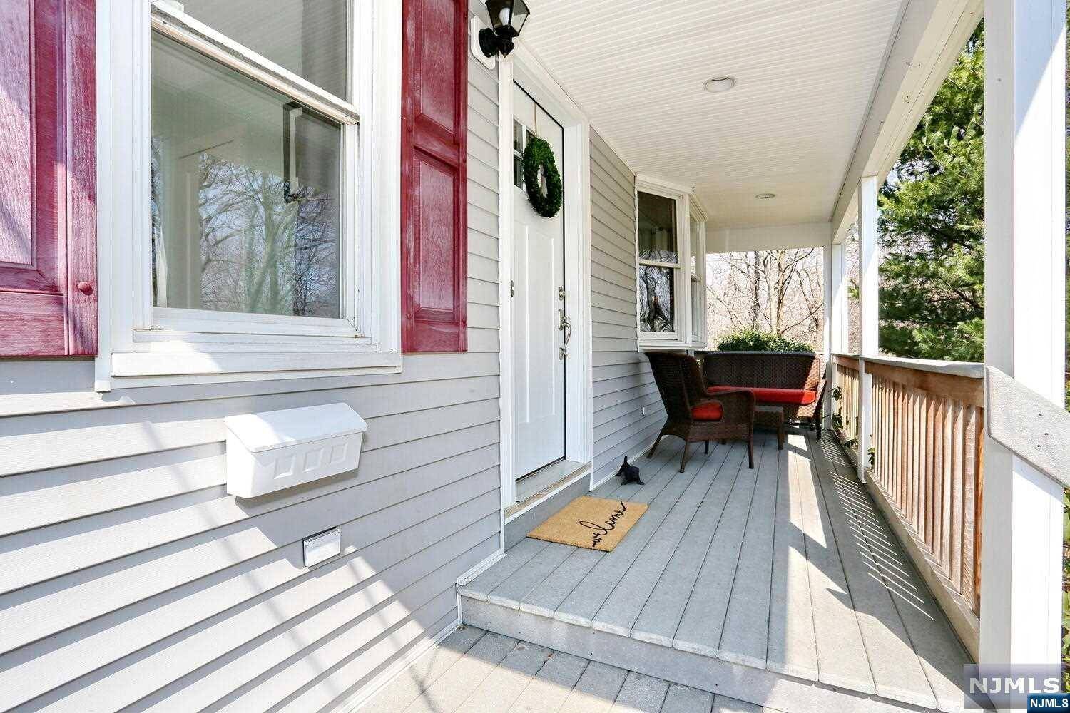 Oradell, NJ 07649,211 Lincoln AVE