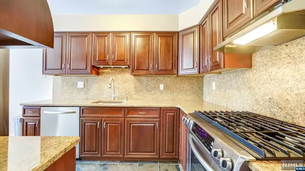 Woodland Park, NJ 07424,19 Wedgewood DR